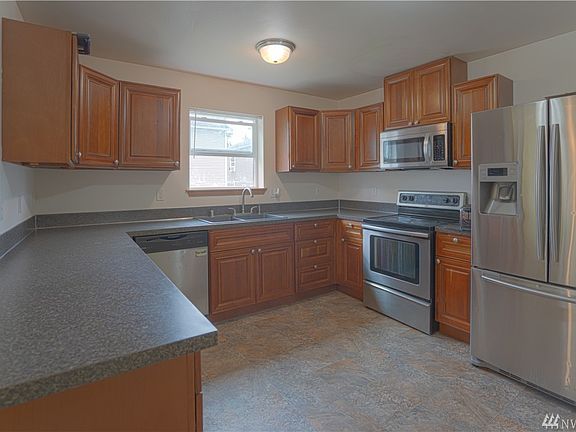 4th image of 1612 203rd St E