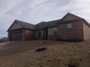 450 Trieste Dr, Centerton, AR 72719