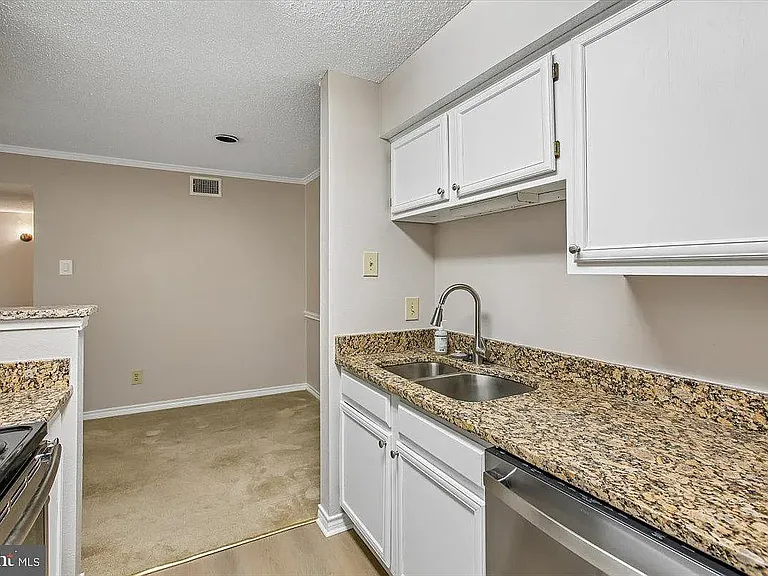 1530 Lincoln Way #203 — Photo 12