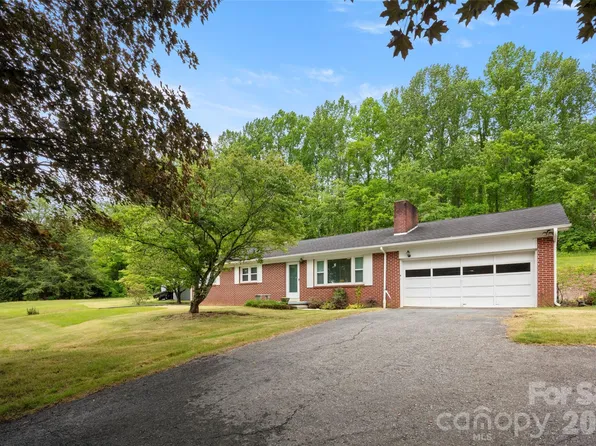 83 Honeysuckle Ln, Burnsville, NC 28714