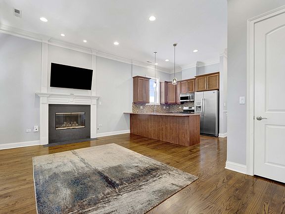 5th image of 4319 N Richmond St #3N
