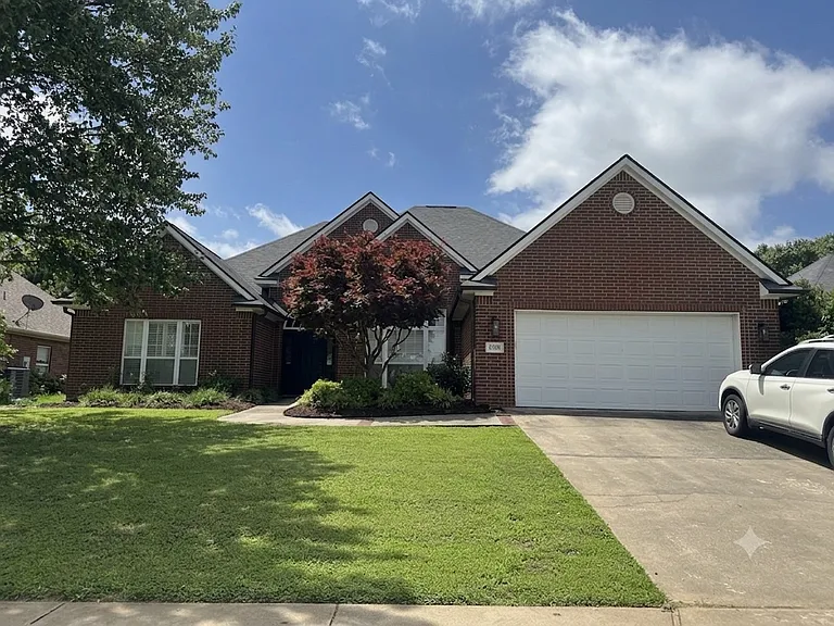 4300 W Braymore Dr — Photo 1