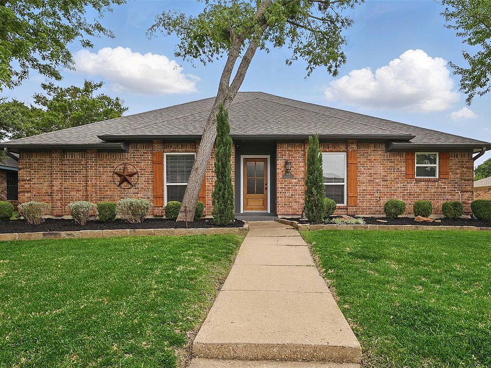 1st image of 4636 Versailles Ln
