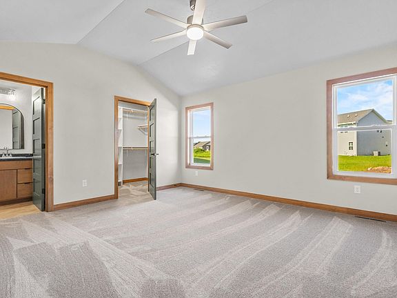 4th image of 1400 Divinity Dr