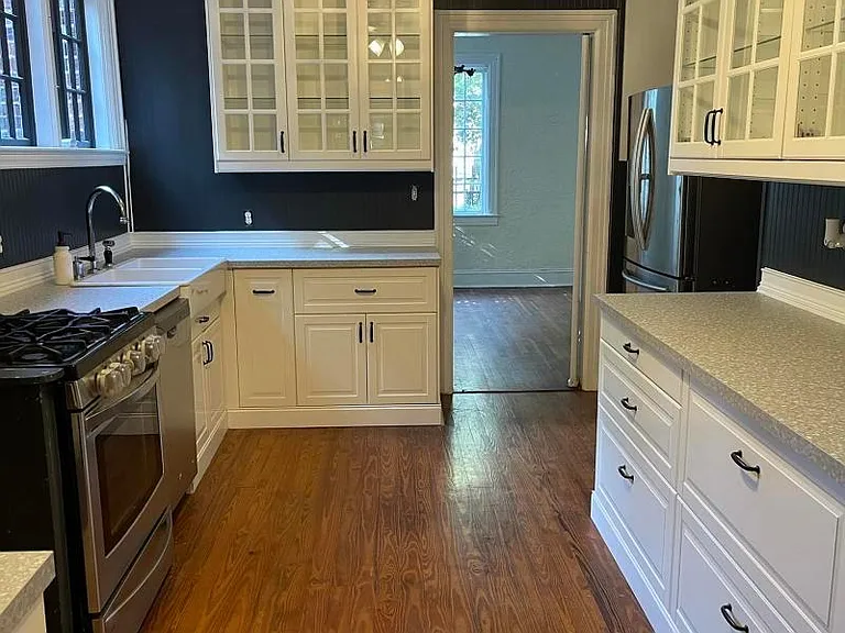 323 N Walnut St — Photo 6