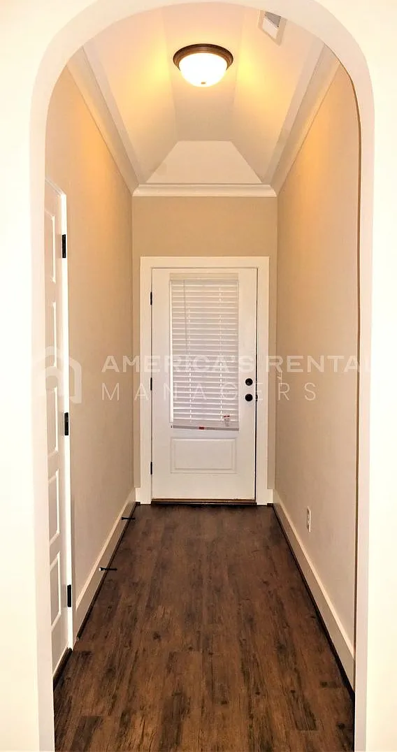 Home Available in Lake Cyrus Available to View with 48 Hour Notice — Photo 2
