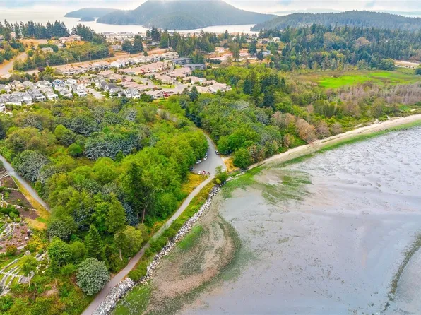 4909 Edwards Way, Anacortes, WA 98221