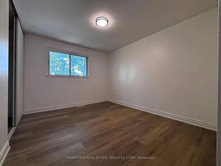 22 Poplar Cres — Photo 13