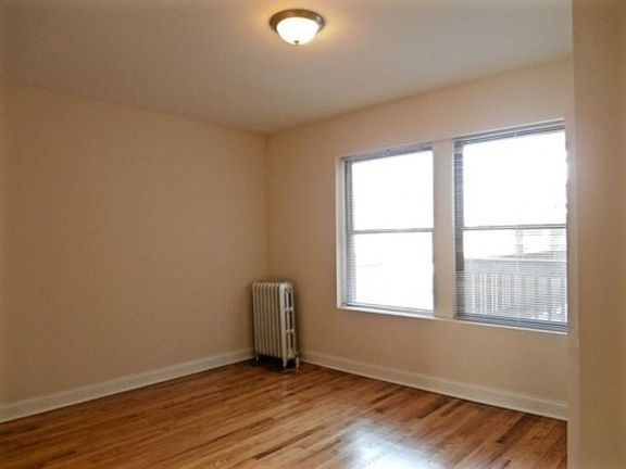 2nd image of 6703 N Clark St APT 3N