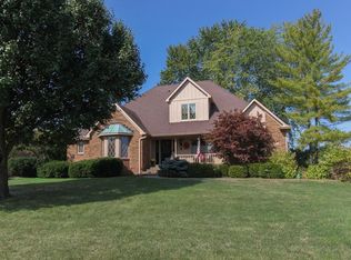 2360 Woodsway Dr, Greenwood, IN 46143