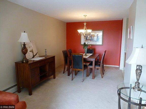 5th image of 1425 W 28th St APT 606
