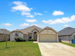 3304 White Horse Dr, Granbury, TX 76049