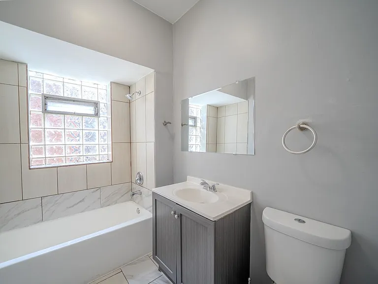 7916 S Throop St — Photo 16