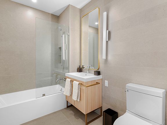 5th image of 2-24 26th Ave #211