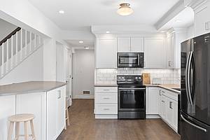 32 Manor Ln 