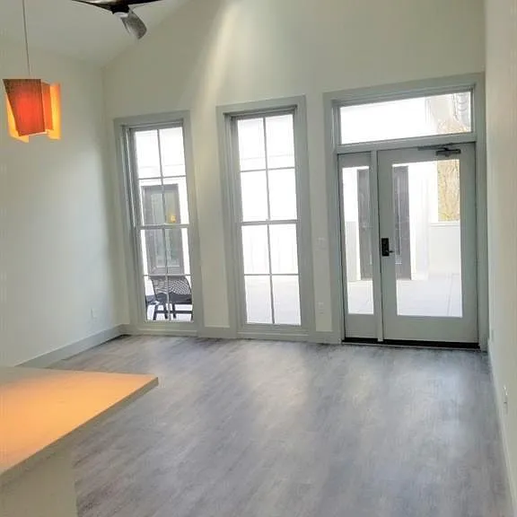 33 Elm St #3 — Photo 4