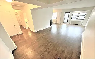 Rented by Manhattan Realty Group