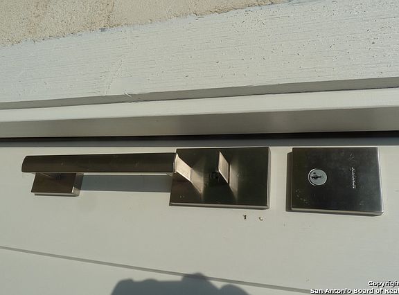 5th image of 6747 Tehama Gate