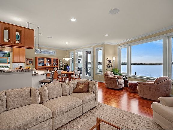 Living Rm Main Level