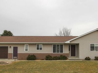 5909 Cactus Ln, Waterloo, IA 50701