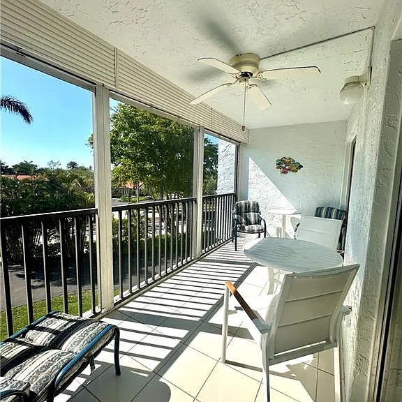 555 Park Shore Dr #B-311 — Photo 31
