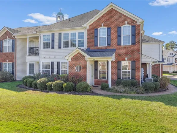 2825 Loveliness Ct, Virginia Beach, VA 23456