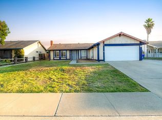 978 Clover Ln, Hanford, CA