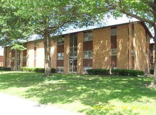 Mecherle Drive Apartments, Bloomington, IL 61701