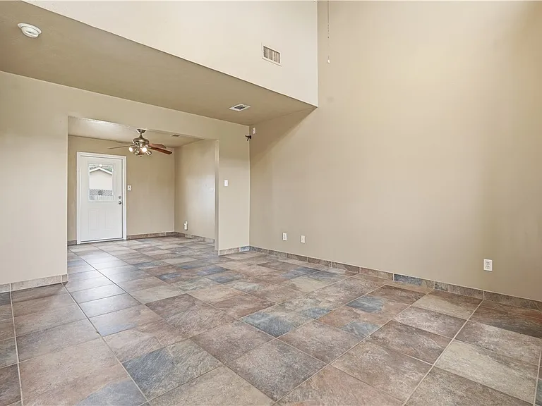 2443 Pintail Loop — Photo 10