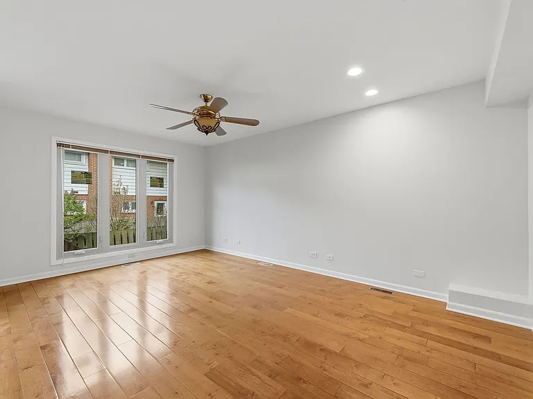 3125 Lake Ave — Photo 4