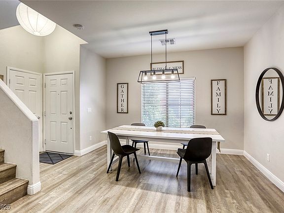 3rd image of 9535 Vega Carpio Ave