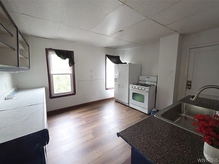1037 Walden Ave #4 — Photo 10