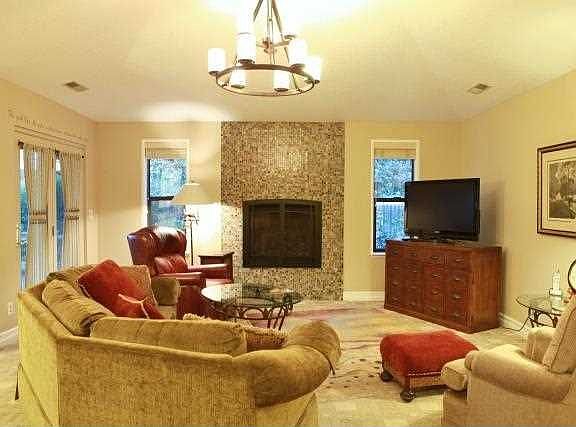 3rd image of 2302 Muriel Ct