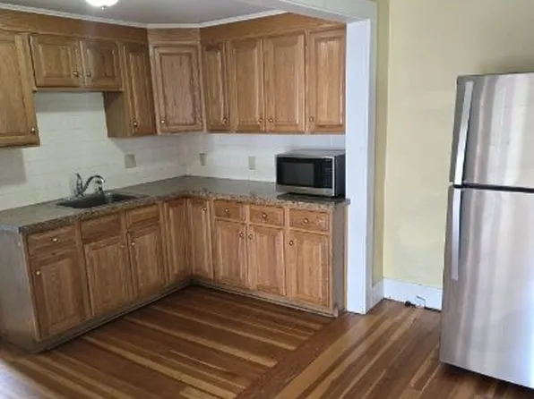 136 Oakdale Ave Floor 1, Manchester, NH 03103