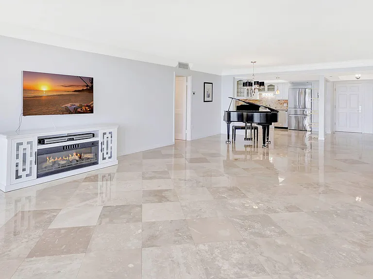 400 Beach Rd #103 — Photo 6