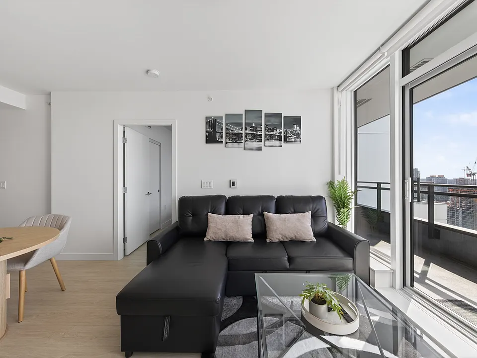 107a Ave