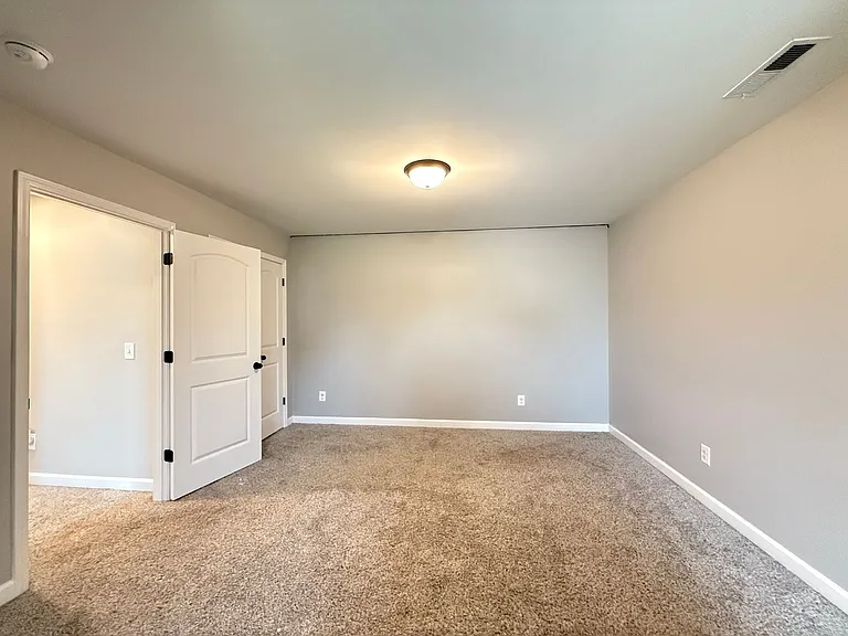 303 Breezeway Dr — Photo 49