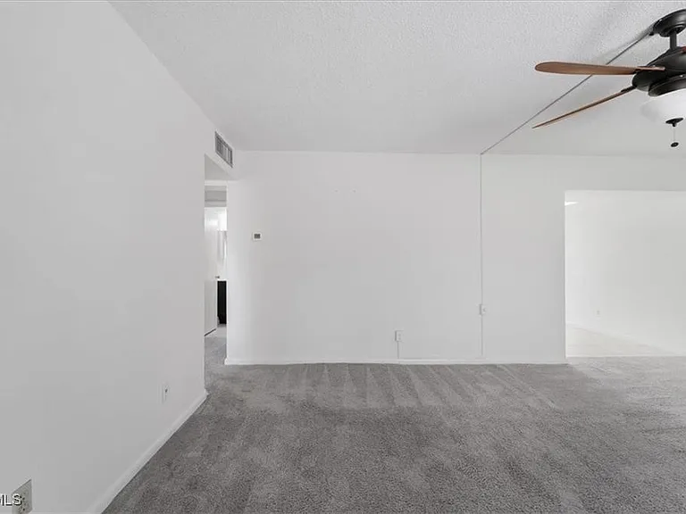 339 Joel Blvd #121 — Photo 4