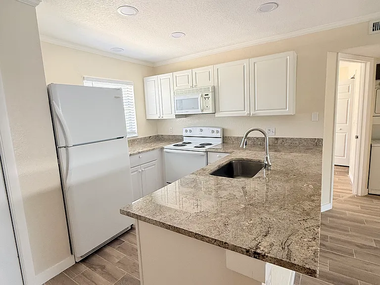 25050 Sandhill Blvd #4B3 — Photo 7