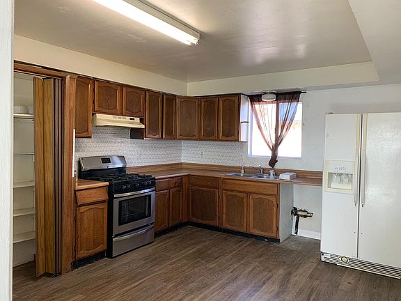 4th image of 3647 Fairmount Ave