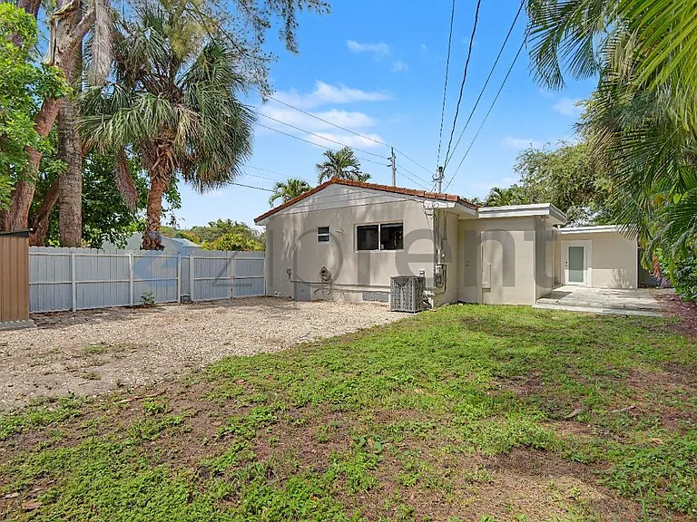 1615 Taft St — Photo 23