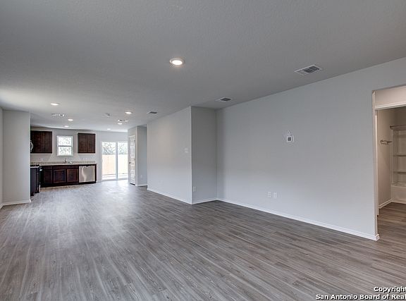 5th image of 5403 Frederick Bluff