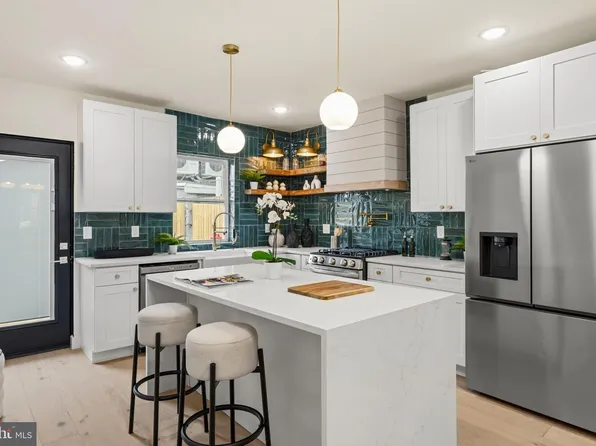 1530 N Lawrence St, Philadelphia, PA 19122