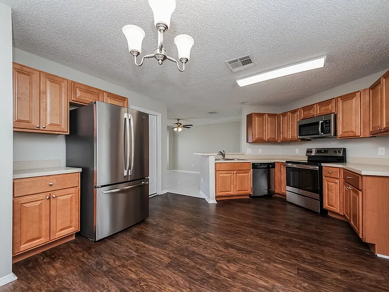 153 Pinewood Cir — Photo 5