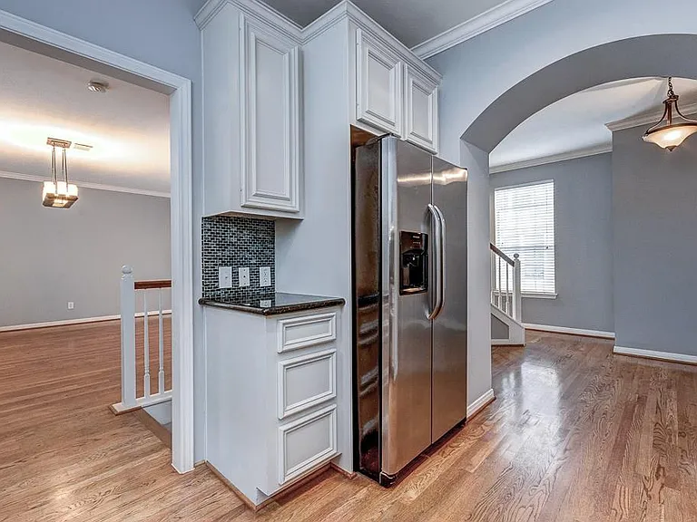 2649 Helena St — Photo 14