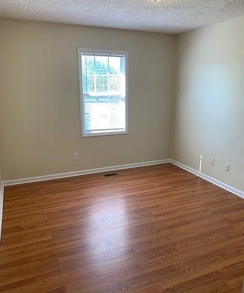 3935 Sterling Pointe Dr — Photo 12