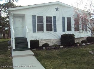 414 Maplehurst Ct, Whiting, NJ 08759