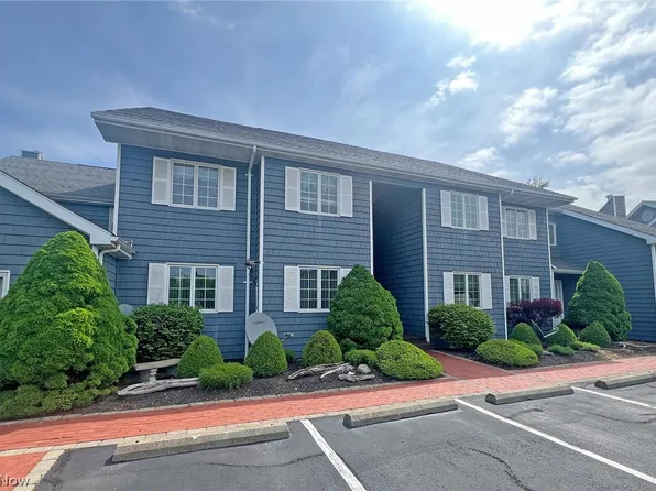 111 W Lakeshore Dr #6E, Kelleys Island, OH 43438