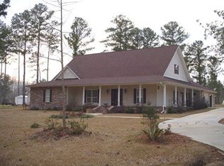 414 Pine St, Seminary, MS 39479