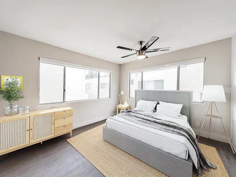 Oasis Apartments — Photo 9